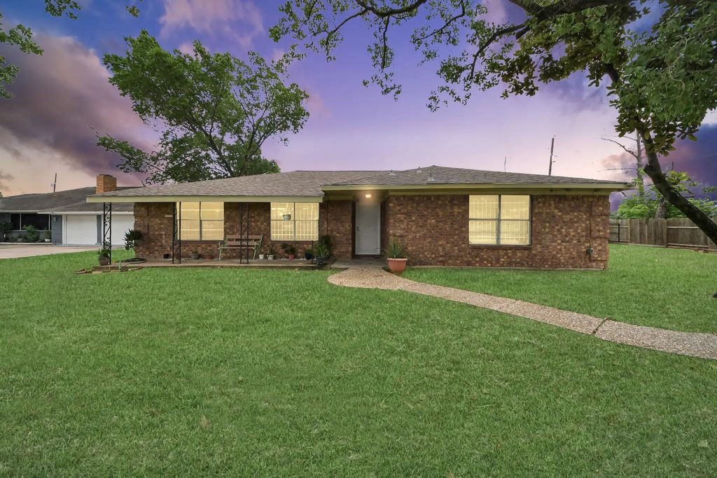 615 Barbara Mae Street, Houston
