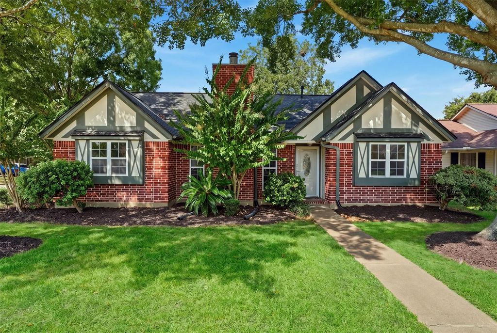 3734 Sweetbriar Drive, Pasadena