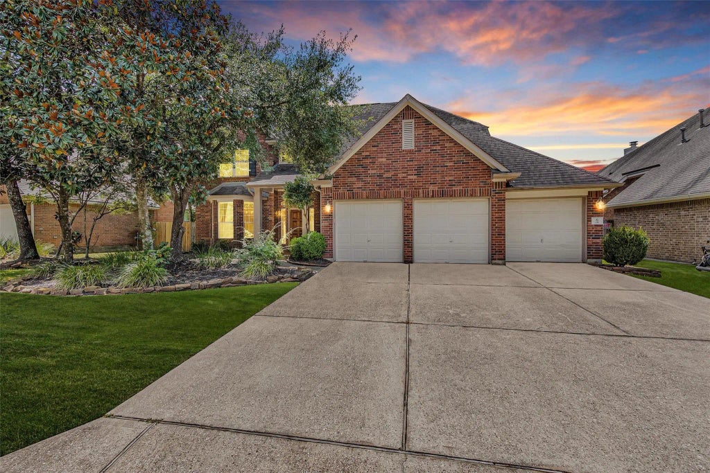 6 W Whistlers Bend Circle, Conroe