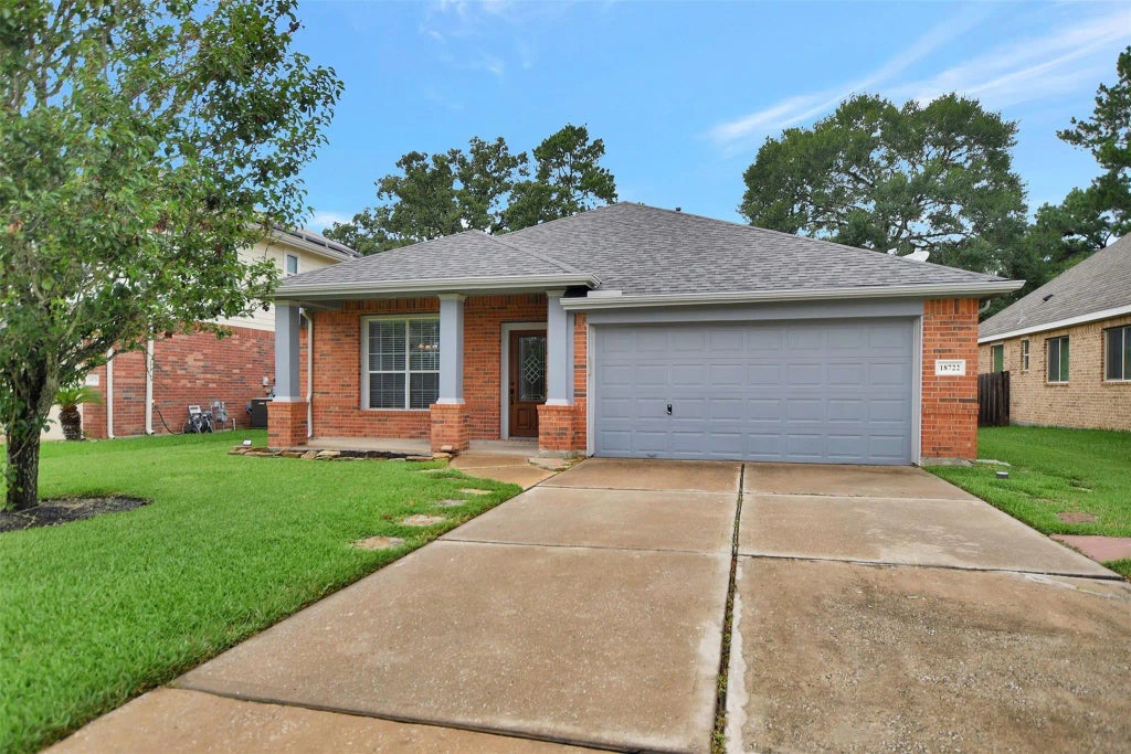 18722 Cluster Oaks Drive, Magnolia