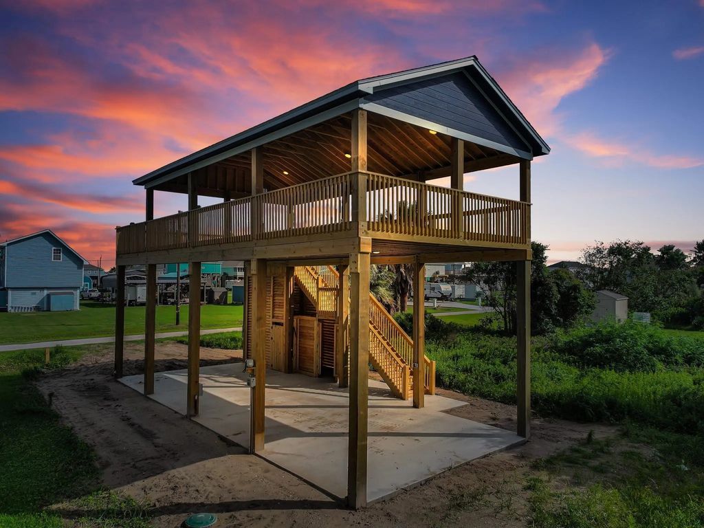 151 Bud Drive, Crystal Beach