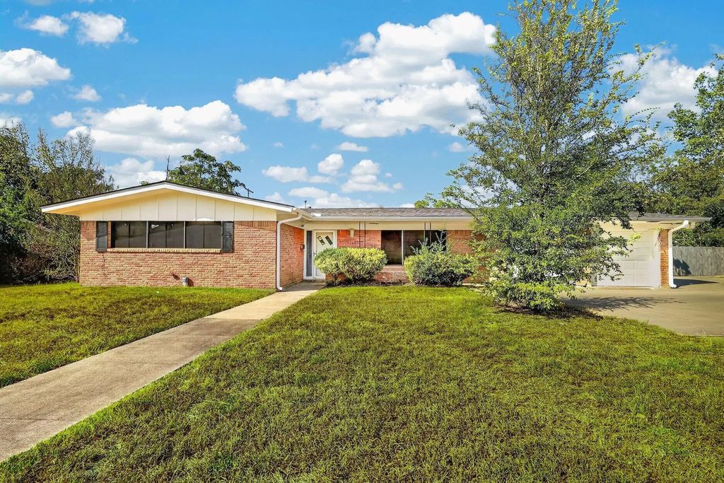 2312 Kent Street, Bryan