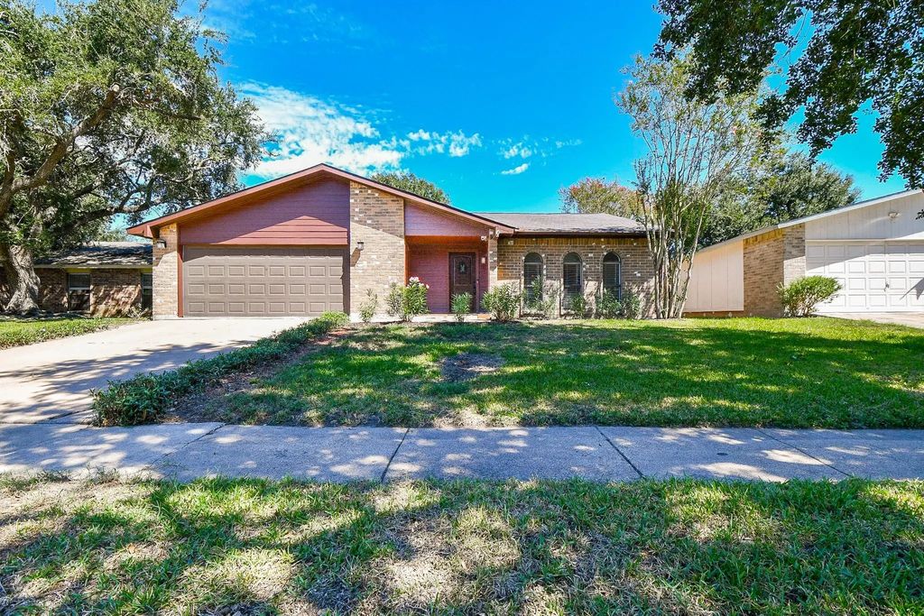 7315 El Cresta Drive, Houston