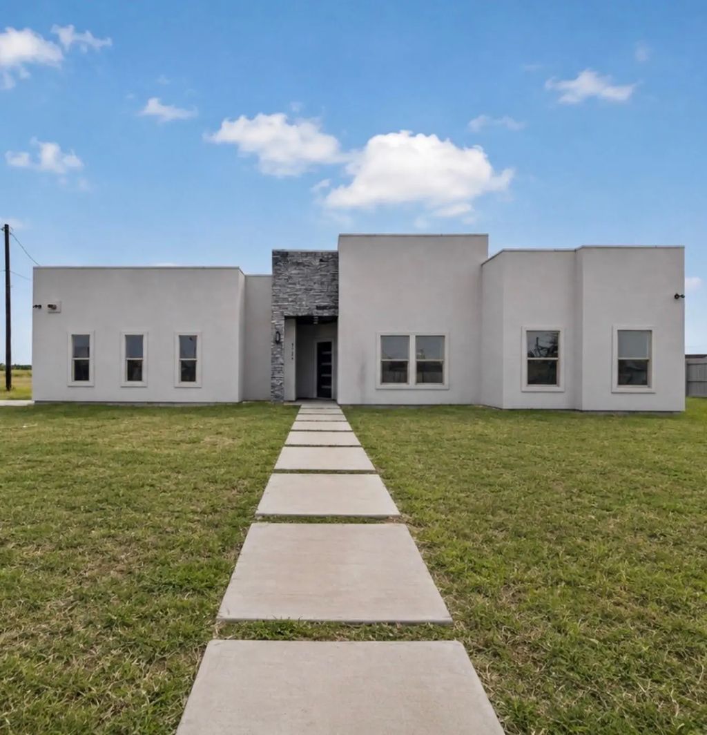 4722 Zaylee Street, Donna