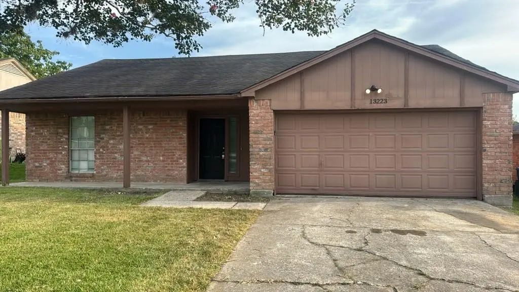13223 Lake Breeze Lane, Willis