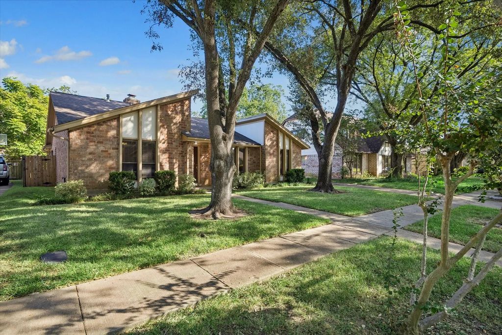 2739 Field Line Drive, Sugar Land