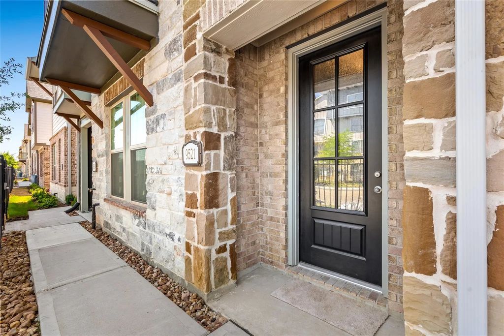 9521 Towne Lake Parkway, Cypress