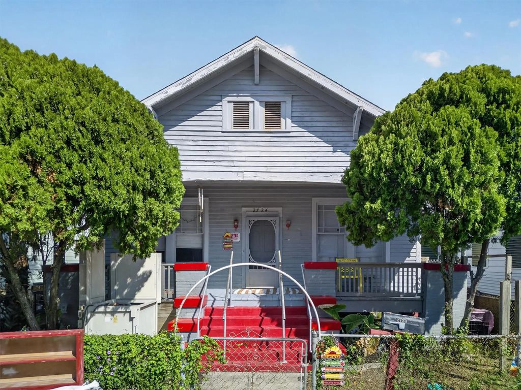 2724 Avenue P 1/2, Galveston