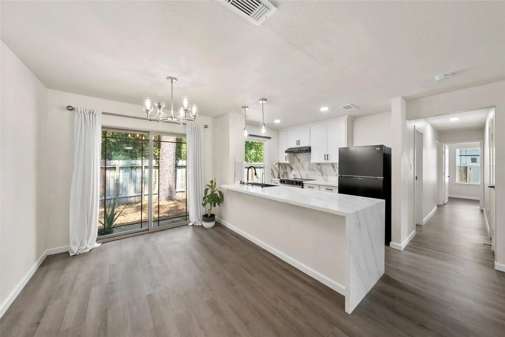 7 Hasting Oak Court, The Woodlands