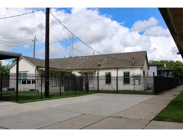 6712 Fulton Street, Houston