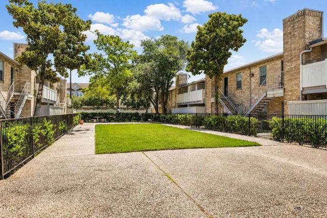 8243 Creekbend Drive 8243, Houston