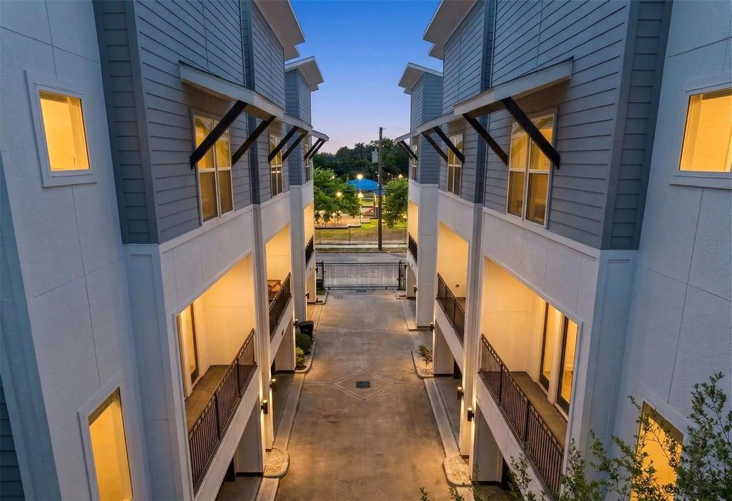 903 Quitman Street B, Houston