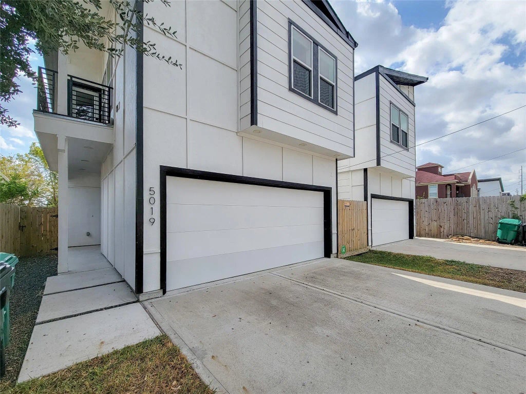 5019 Creekmont Drive, Houston