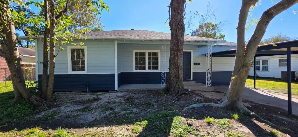 130 E Witcher Lane, Houston