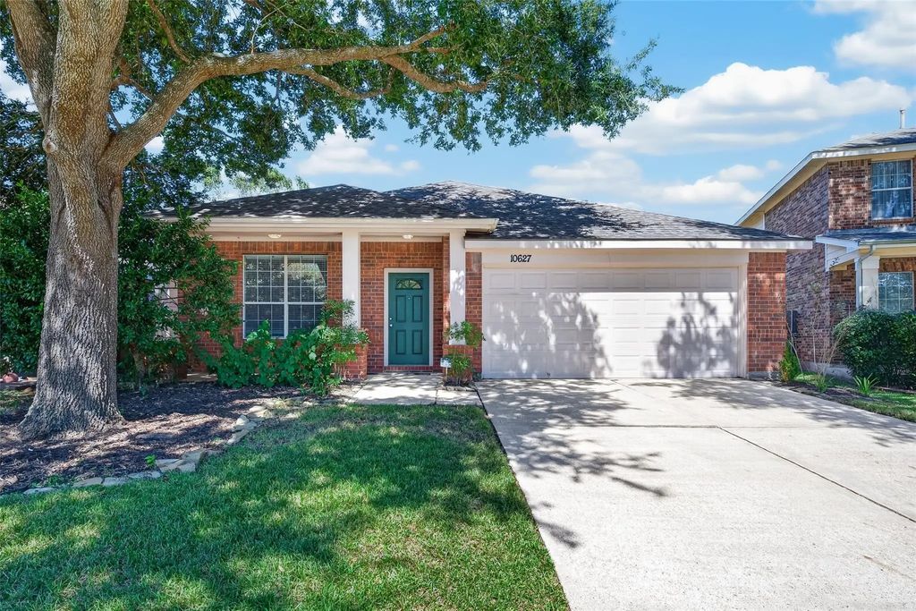 10627 Saratoga Square, Missouri City