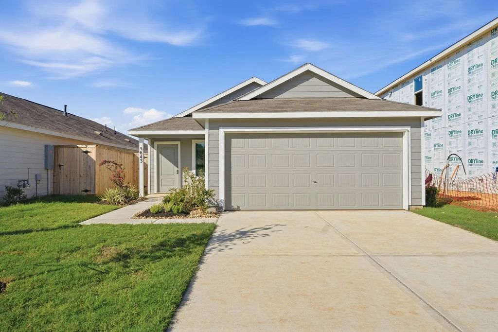 5643 Shelford Birch Drive, Conroe