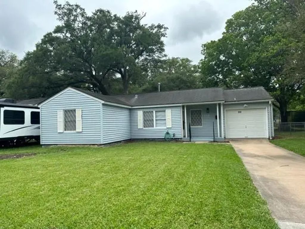 230 Laurel Street, Lake Jackson