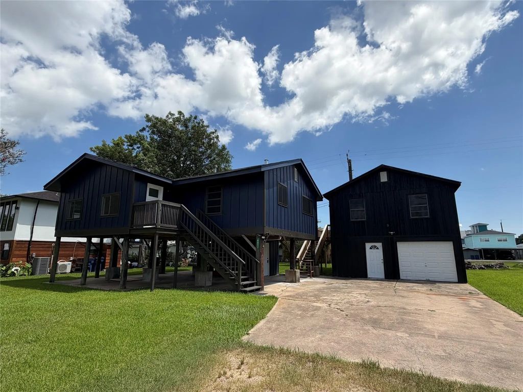 4522 County Road 459c, Freeport