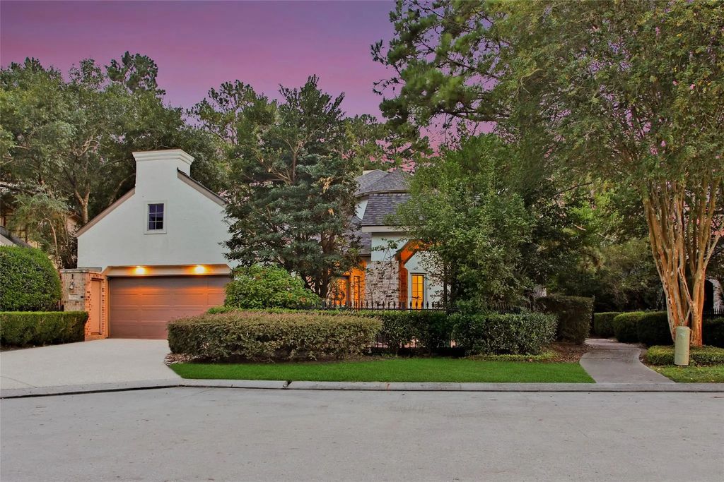 1302 Avon Way, Houston