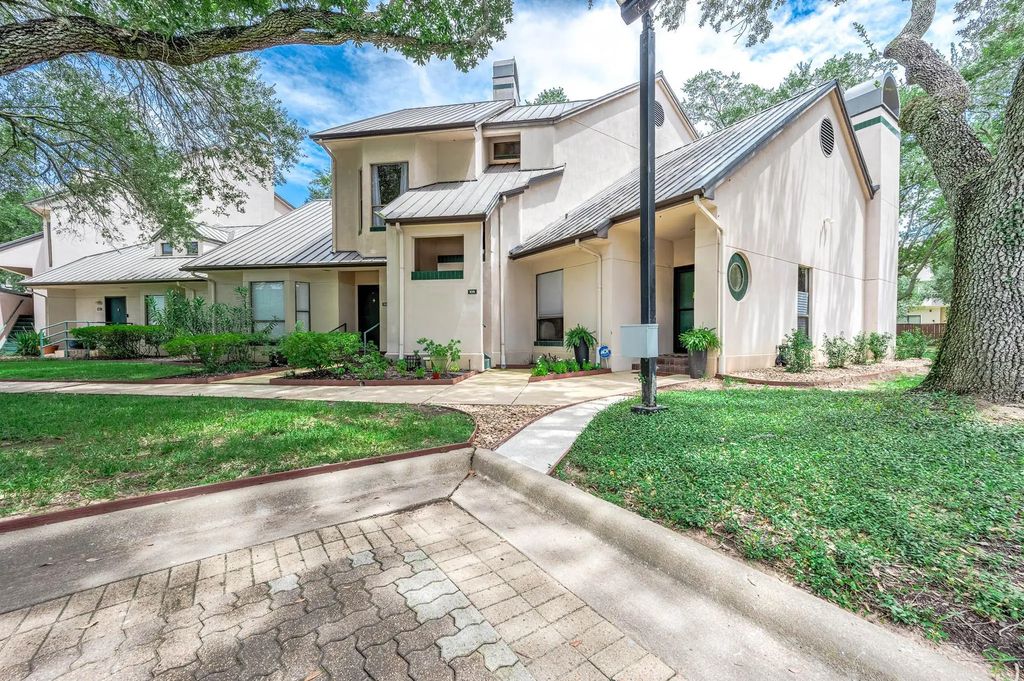 4144 Greystone Way 105, Sugar Land