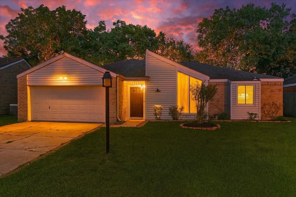 12411 Caren Court, Houston