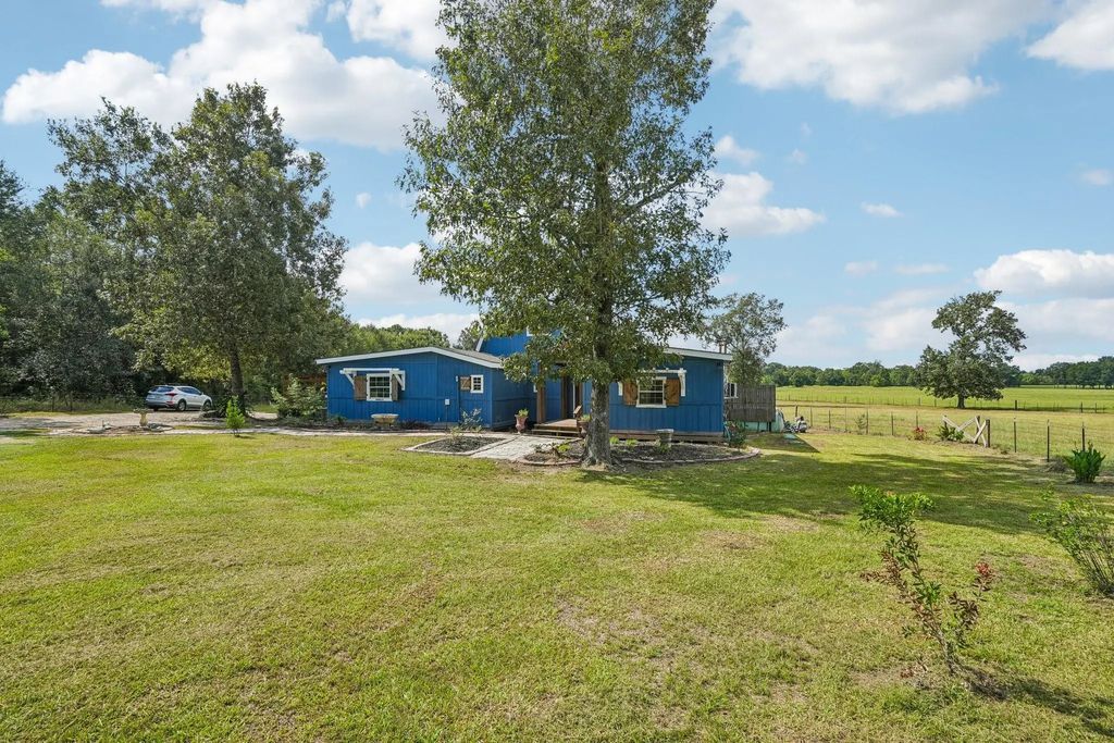 91 Private Road 200501 Road, Liberty