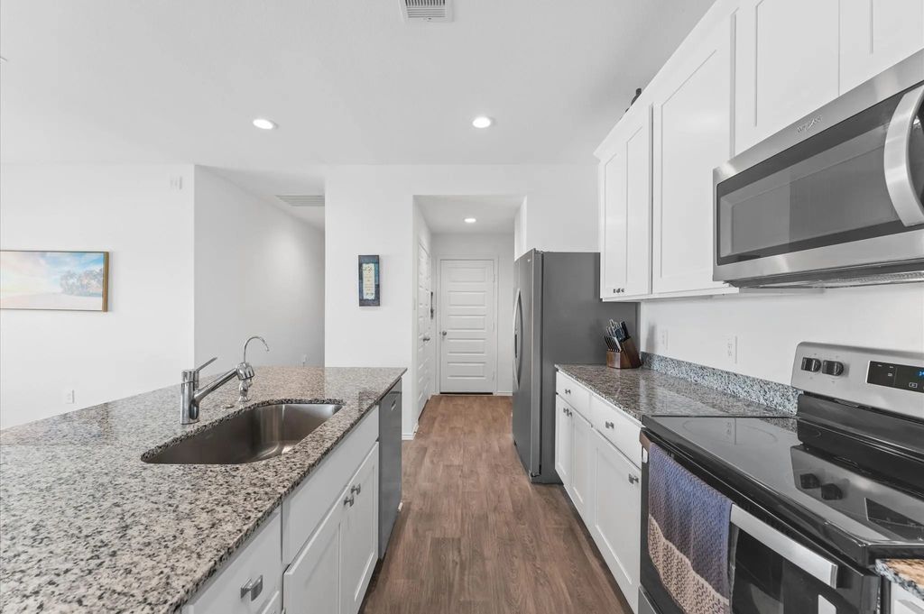 2201 Laurel Bloom Lane, Sealy