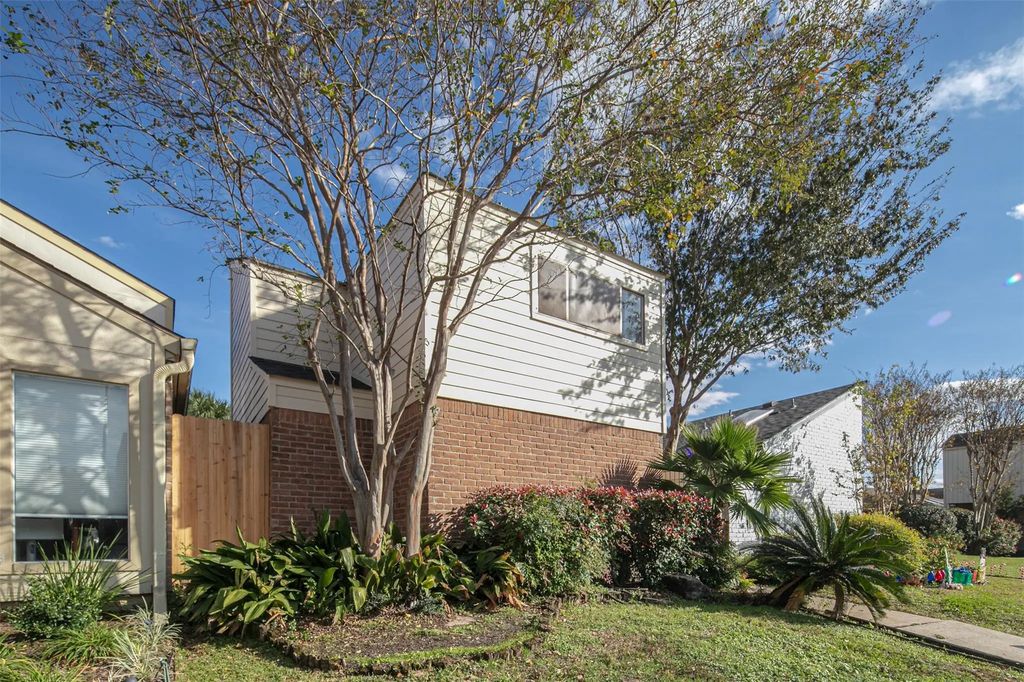 2005 Trixie Lane, Houston