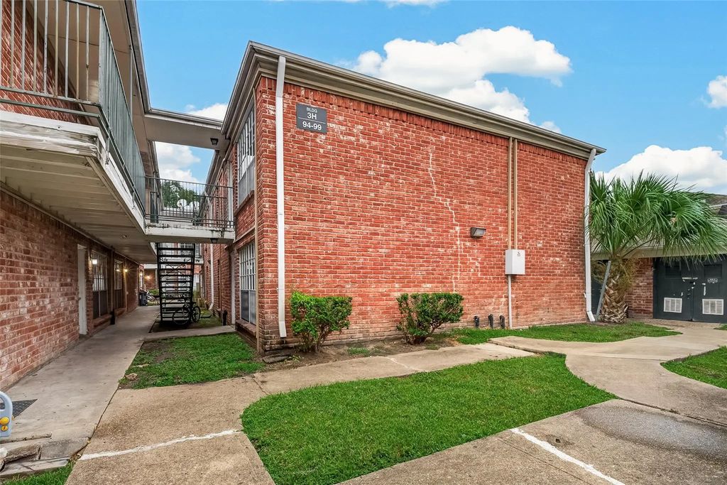 9201 Clarewood Drive 94, Houston
