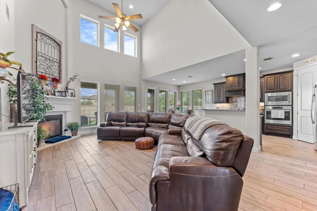 27172 Devyn Forest Lane, Spring