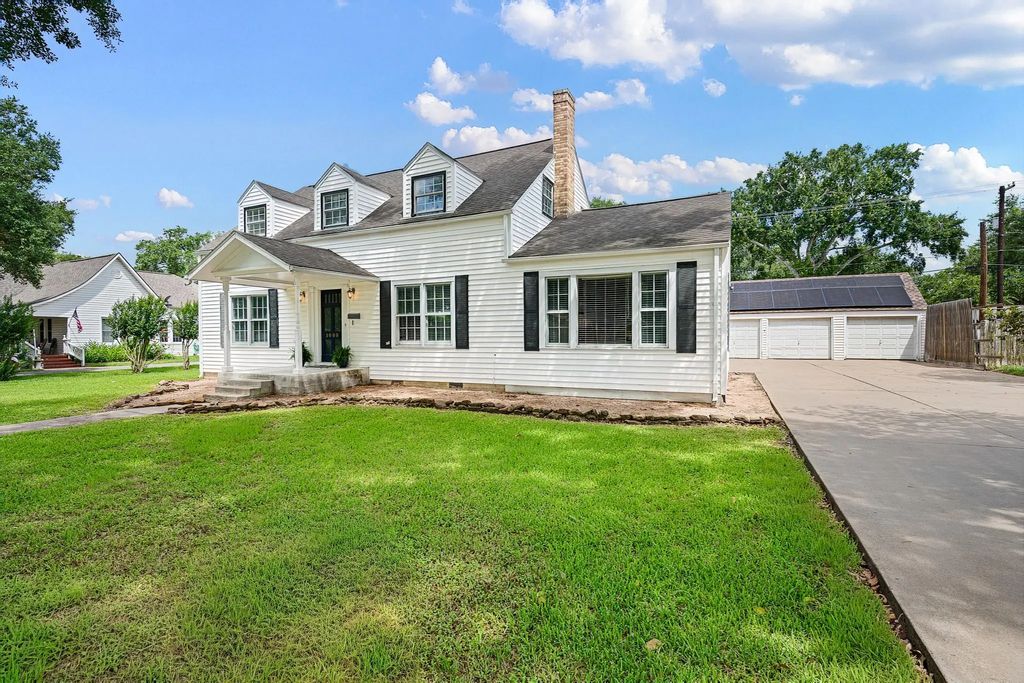 1008 Heights Avenue, El Campo