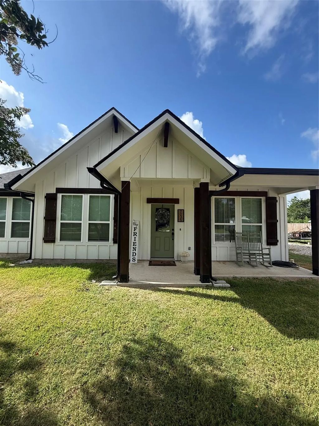 7235 Commerce Street, Iola