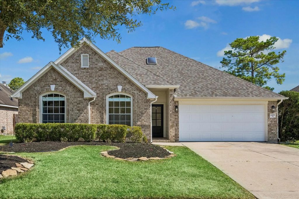 1205 Pine Field, Pearland