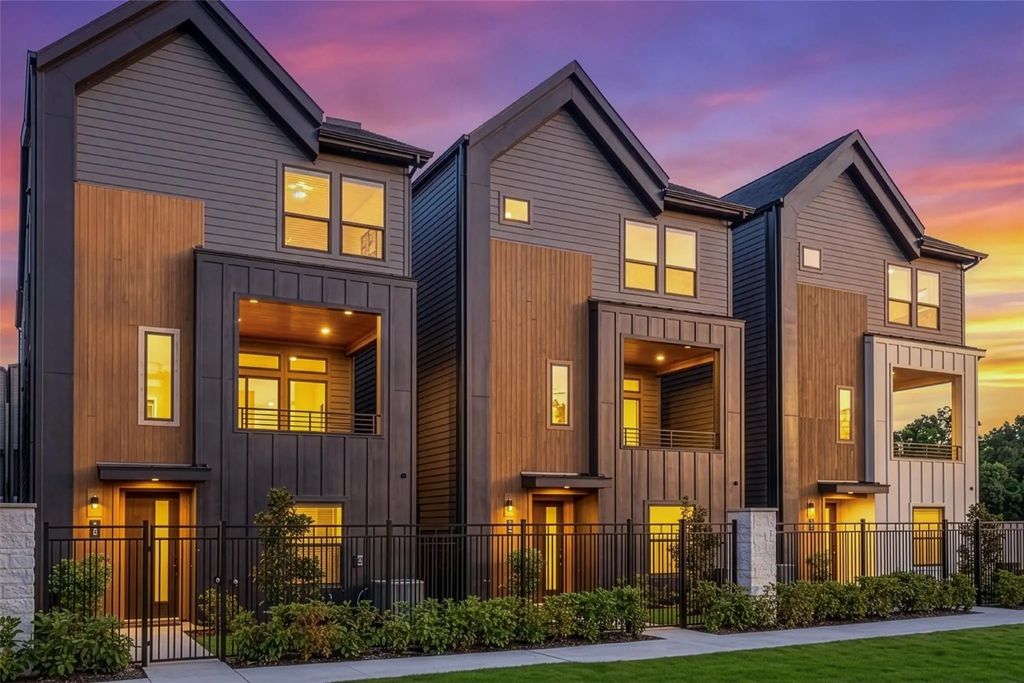 523 Hillwood Heights Drive, Houston