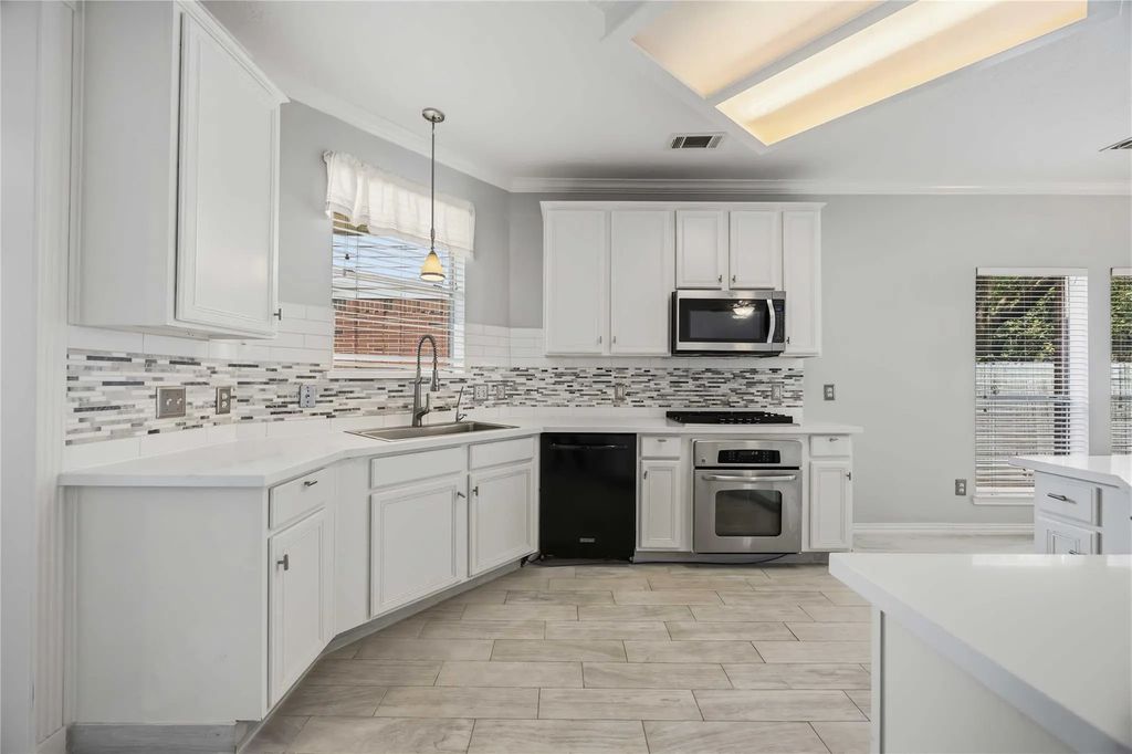 807 Fairpark Lane, Sugar Land