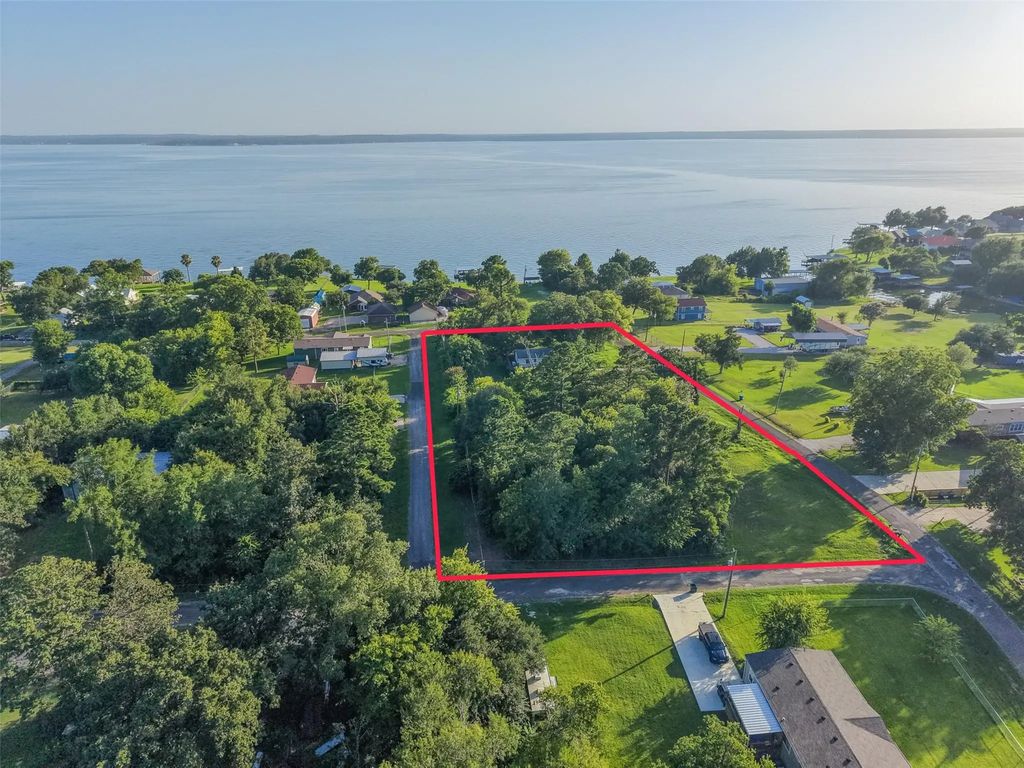 231 Boat Dock Street, Livingston