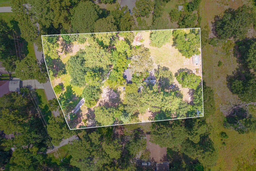 10015 Pine Point Drive, Montgomery