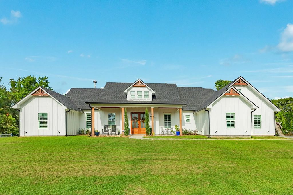 206 Black Oak Dr, Angleton