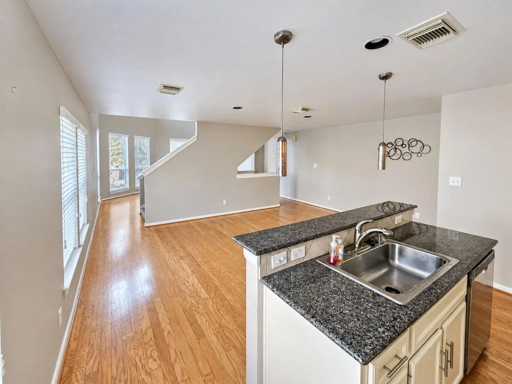 1271 W 17th Street, Houston