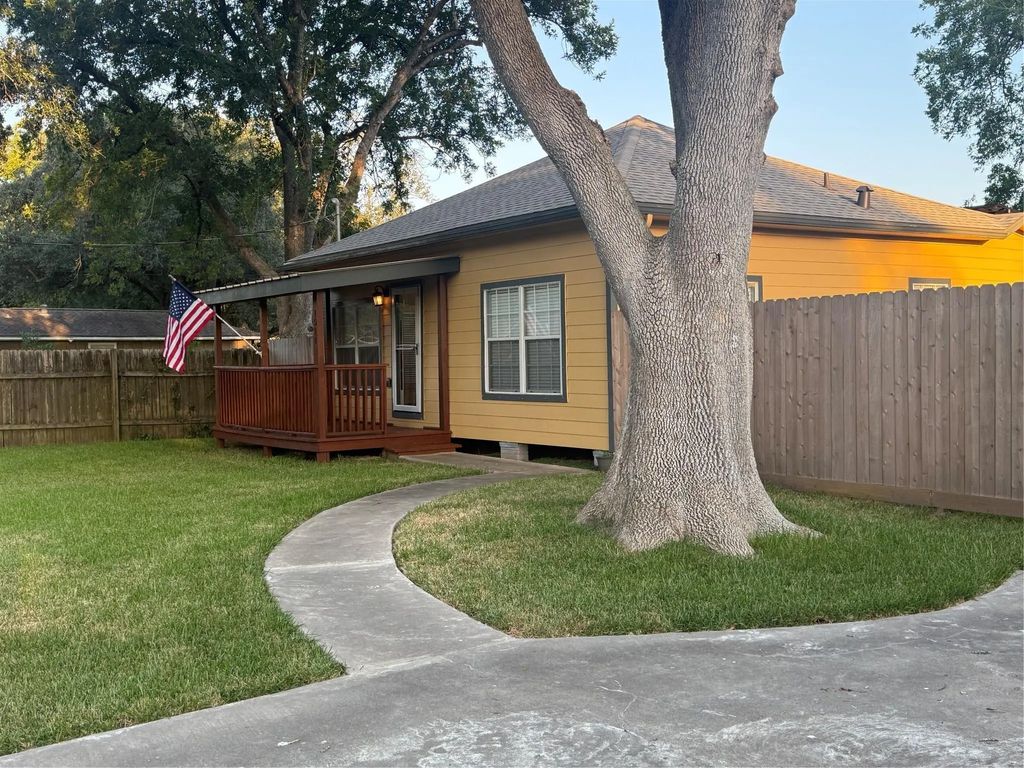 1511 W Dumble Street, Alvin