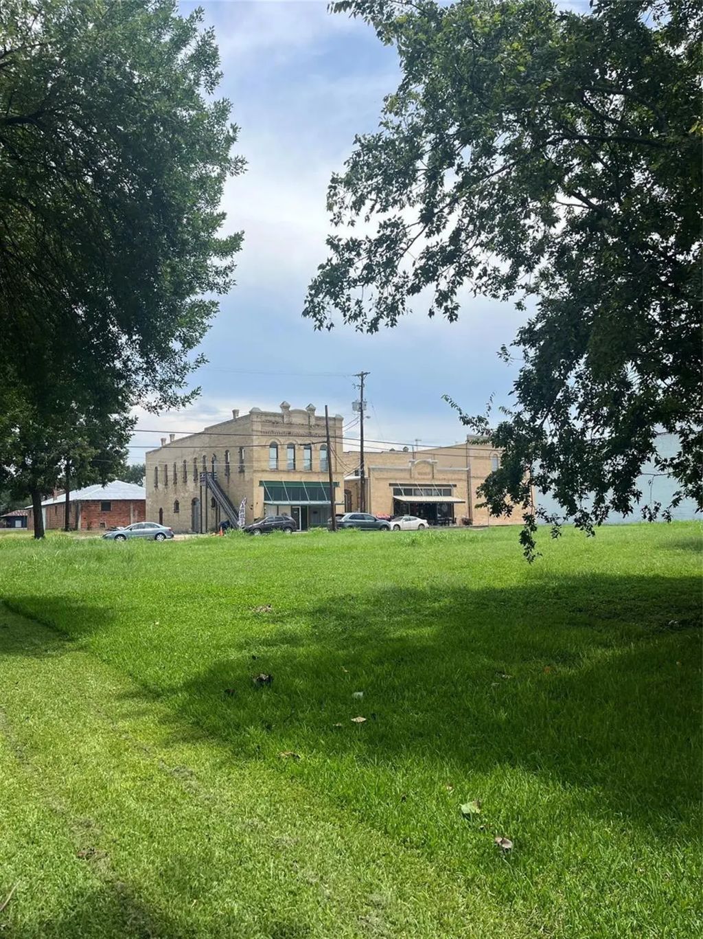 109 W Main Street, Eagle Lake