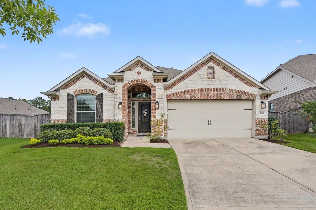 2901 Green Ash Court, Conroe