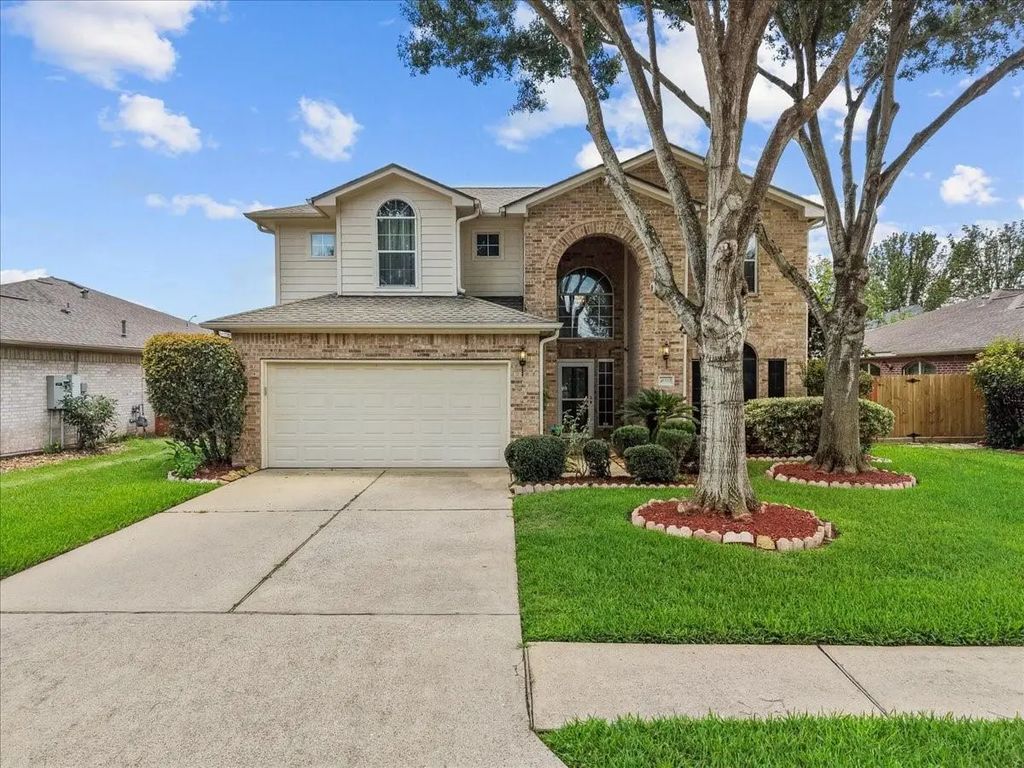 10004 Dawn Brook Drive, Pearland