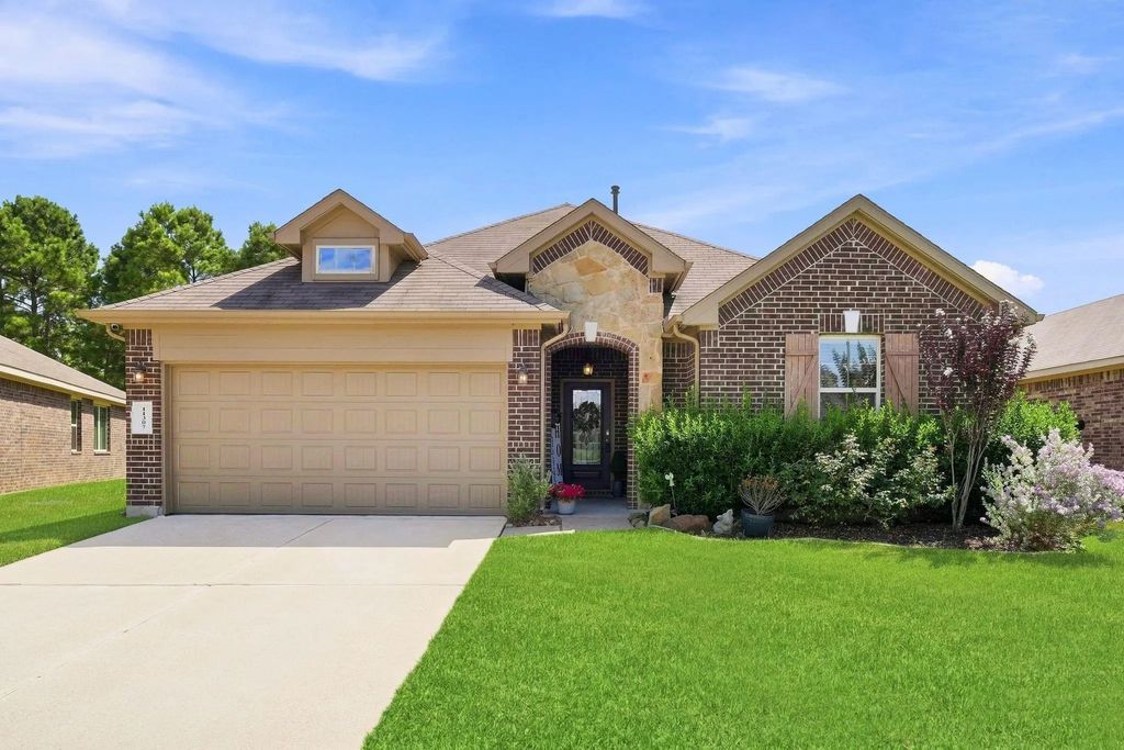 11307 Dawn Beach Lane, Conroe