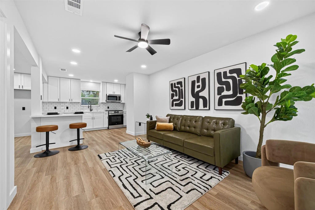 7131 Mobud Drive, Houston