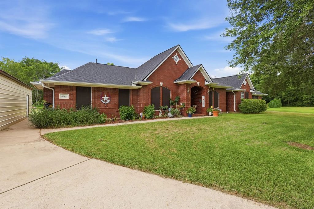 6803 Dogwood Street, Manvel