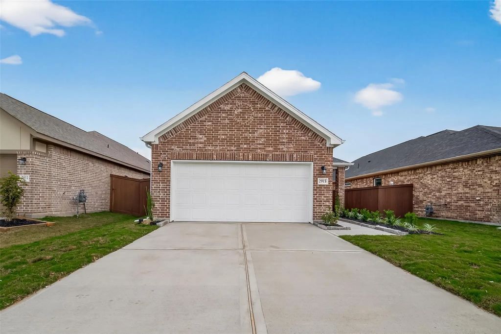 9991 Enclave Grove Drive, Willis