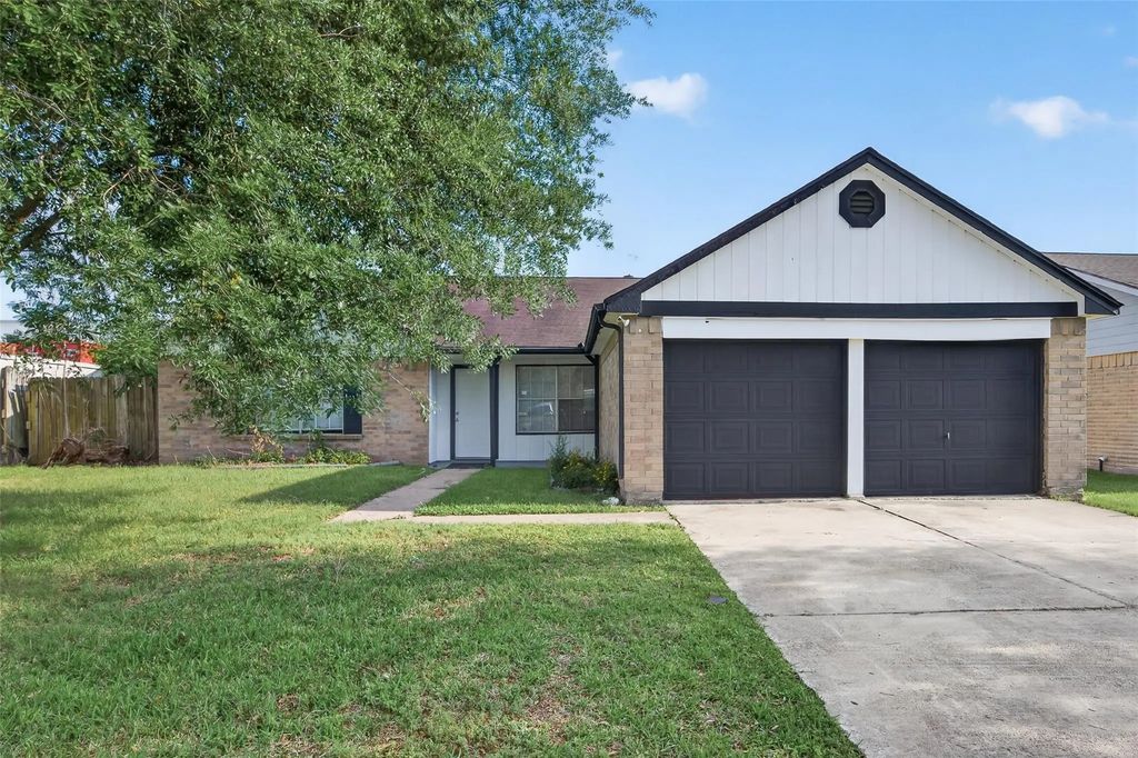 8203 Lone Quail Drive, Houston