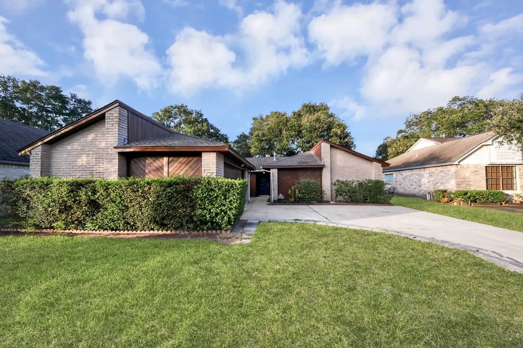 1414 Shadow Mountain Drive, Katy