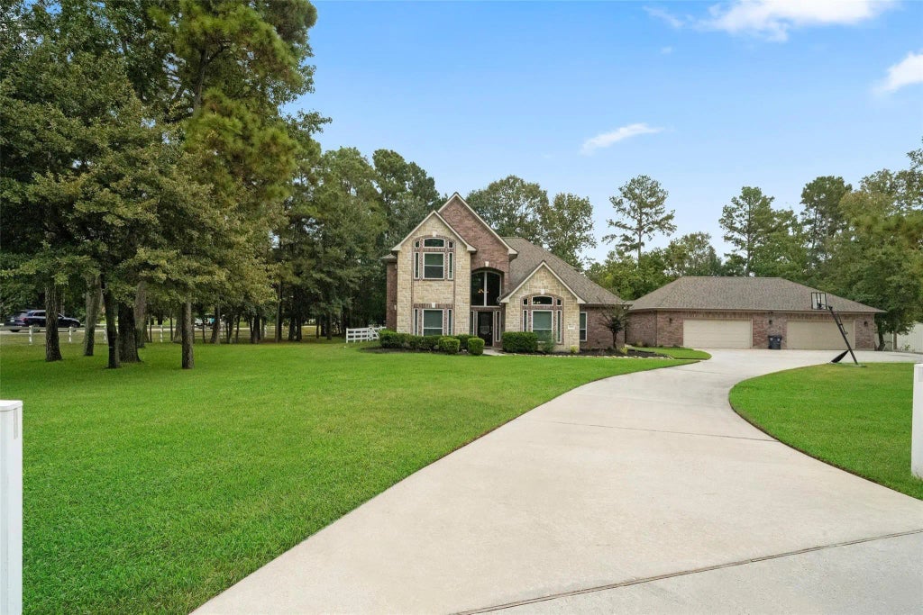 32926 Leafy Oak Court, Magnolia